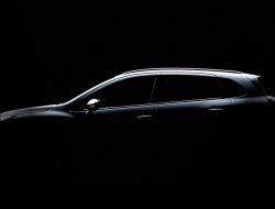 Suzuki показала силуэт кроссовера SX4 нового поколения