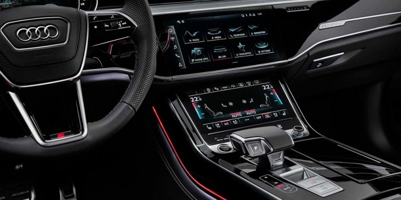 
            Audi обновила флагманский седан A8
        