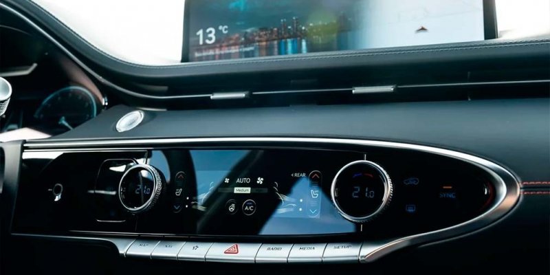 
            Хозяин дома. Тест-драйв Genesis G70 и GV70
        