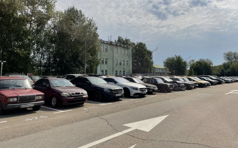 
            В Госдуме хотят ужесточить наказание для водителей-лихачей
        