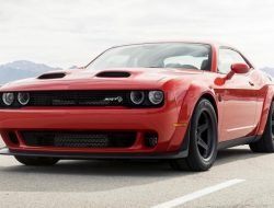 Dodge откажется от компрессорных Hellcat V8 через два года