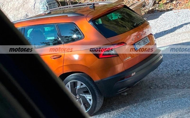 
            Обновленный Skoda Karoq рассекретили до премьеры
        
