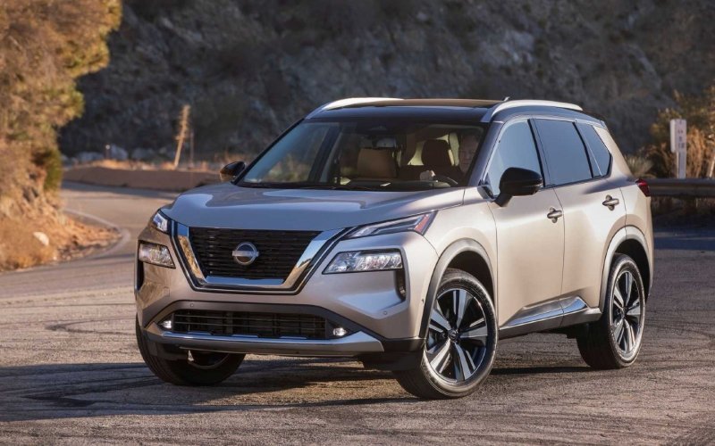 
            Новый Nissan X-Trail получил трехцилиндровый 204-сильный турбомотор
        