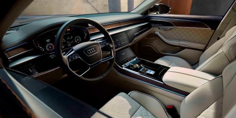 
            Audi обновила флагманский седан A8
        
