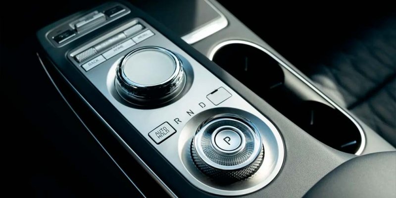 
            Хозяин дома. Тест-драйв Genesis G70 и GV70
        