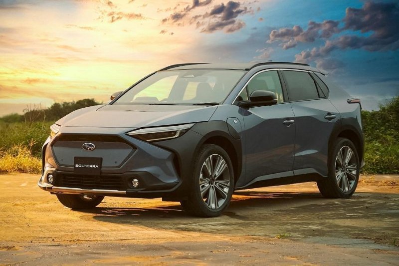 Эксклюзивный Ferrari, первый электрокар Subaru и обновлённая Hyundai Creta: главное за неделю