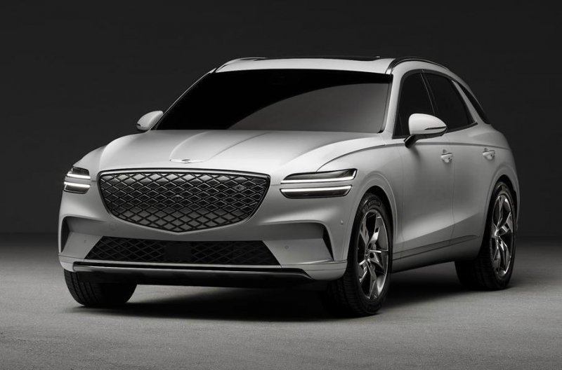 Электрокроссовер Genesis, пара 818-сильных Dodge и спортивный Porsche Taycan: главное за неделю