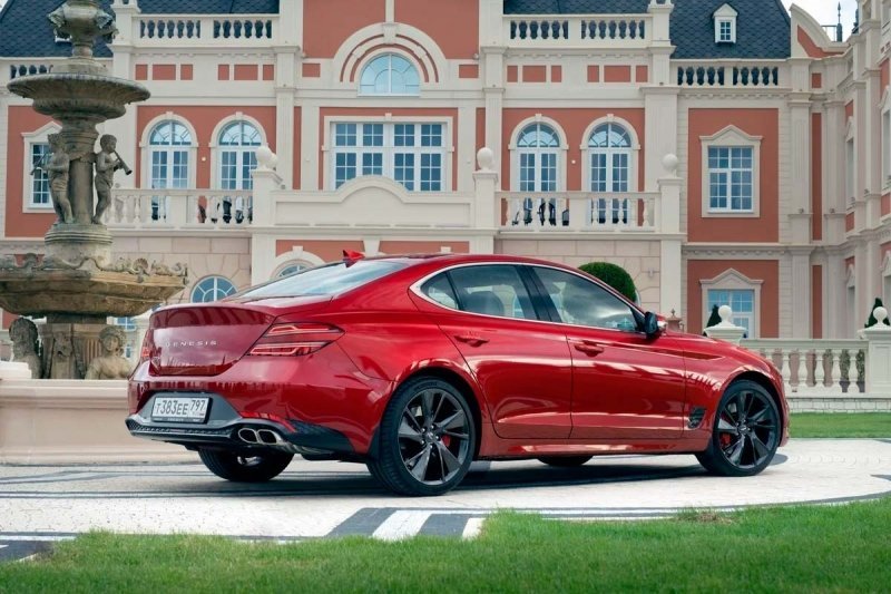 
            Хозяин дома. Тест-драйв Genesis G70 и GV70
        