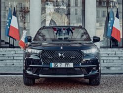 Для президента Франции подготовили бронированный кроссовер DS7 Crossback