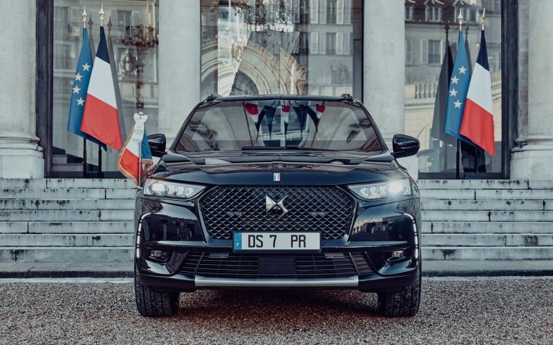 
            Для президента Франции подготовили бронированный кроссовер DS7 Crossback
        