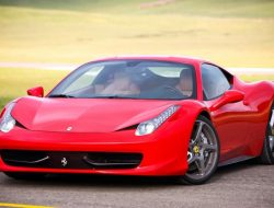 Ferrari предупредила о неисправности всех выпущенных за 10 лет суперков 458 и 488