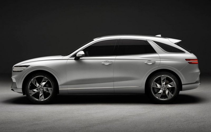 
            У кроссовера Genesis GV70 появилась 490-сильная электрическая версия
        