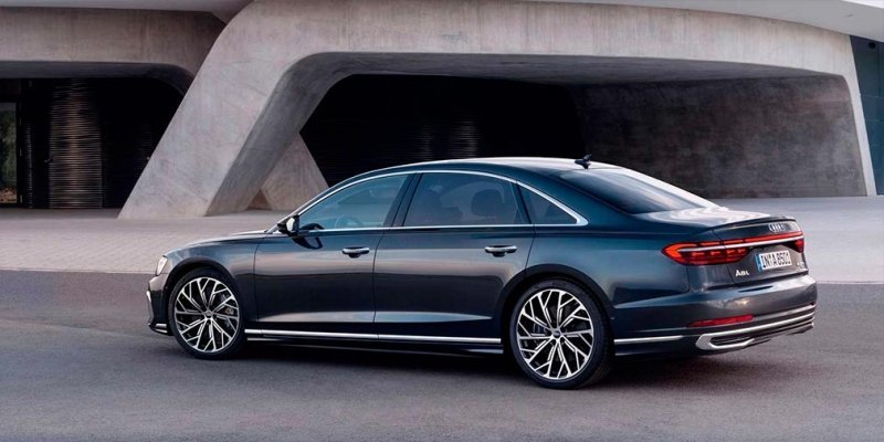 
            Audi обновила флагманский седан A8
        