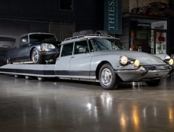 Фото: четырехосный Citroen DS в паре с редким кабриолетом
