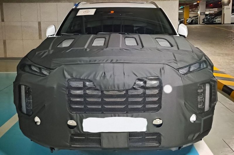 Hyundai готовит обновленный Palisade: новые фотографии