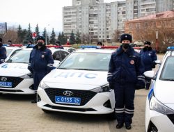Инспекторы ГИБДД получили служебные Hyundai Solaris, оснащенные аппаратами ИВЛ