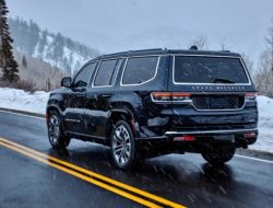 Jeep отзывает внедорожники из-за неработающих подушек безопасности
