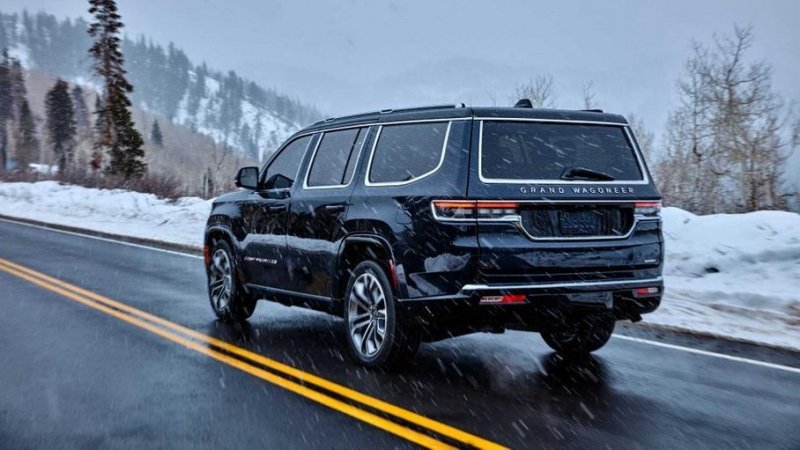 Jeep отзывает внедорожники из-за неработающих подушек безопасности