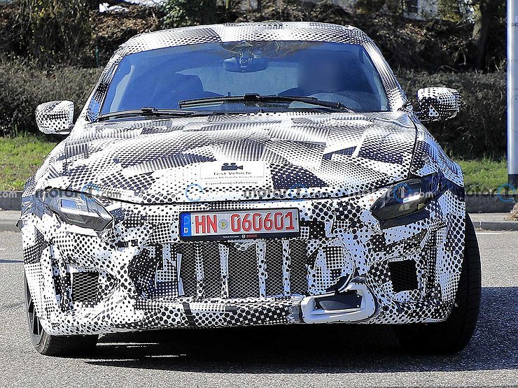 Кроссовер Ferrari Purosangue заметили на тестах