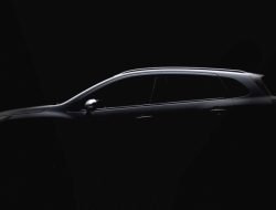 Кроссовер Suzuki SX4 следующего поколения: новые фотографии