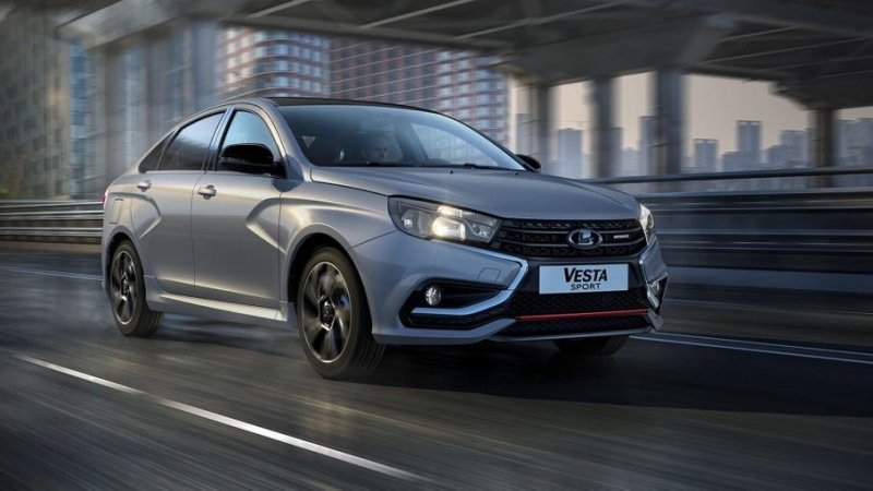 Lada Vesta лидирует на российском рынке третий месяц подряд