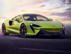 McLaren не подтвердил переход под контроль Audi