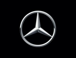 Mercedes-Benz отмечает столетний юбилей трёхлучевой звезды