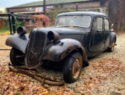 На продажу выставлен редчайший 72-летний Citroen, который годами ржавел в гараже