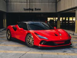Новую Ferrari украсили дисками с покрытием из золота 999 пробы