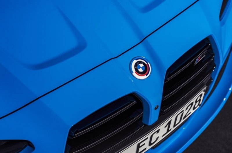 Новые BMW можно будет украсить классическим логотипом BMW Motorsport