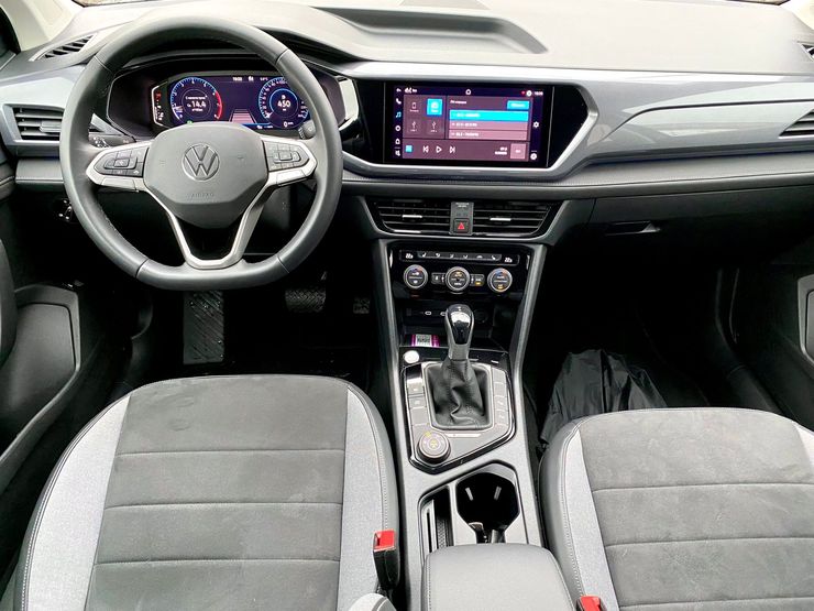 О вкусах еще как спорят: сравнительный тест Geely Atlas Pro и Volkswagen Taos