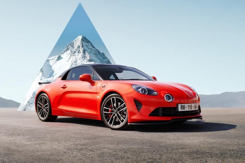 Обновленное спорткупе Alpine A110 дебютировало в трех версиях
