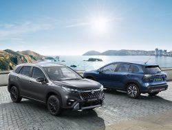 Первое знакомство с кроссовером Suzuki SX4 третьего поколения