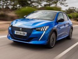 Peugeot увеличила запас хода электрических 208 и 2008