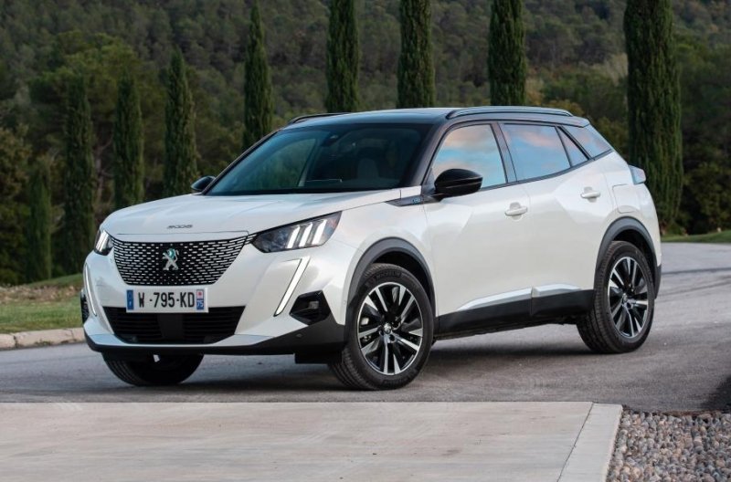 Peugeot увеличила запас хода электрических 208 и 2008