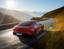 Porsche Taycan получил «заряженную» версию GTS