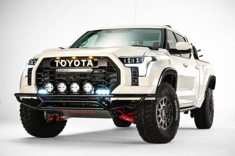 Посмотрите на экстремальную Toyota Tundra для гонок по пустыне