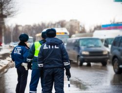 Российским полицейским разрешат вскрывать автомобили. Иногда даже без объяснения причин