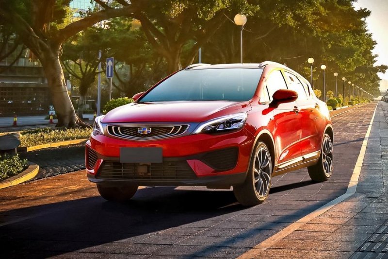 Самая дешевая модель Geely снова покинула Россию