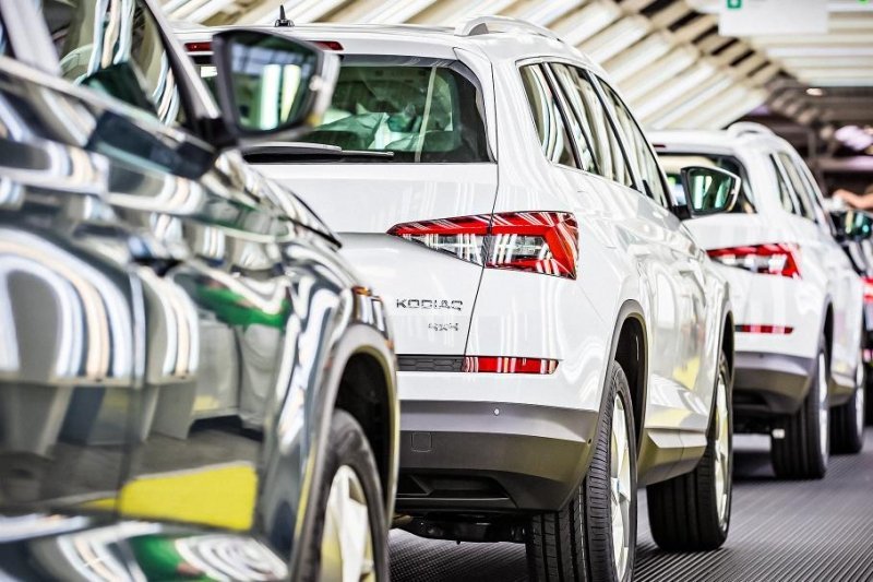 Skoda пригрозила санкциями российским дилерам, накручивающим цены на автомобили