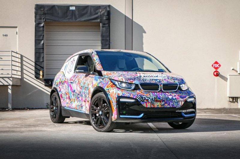 Сотне школьников разрешили раскрасить BMW. Вот что из этого вышло