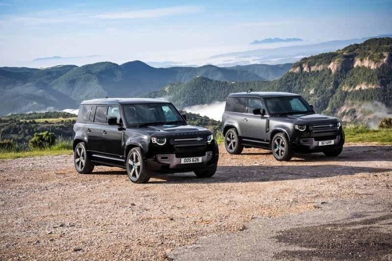 Стало известно, сколько стоит новый Land Rover Defender по подписке в России