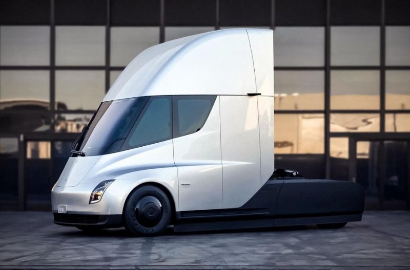 Tesla может начать поставлять Semi уже в этом году, но только одной компании