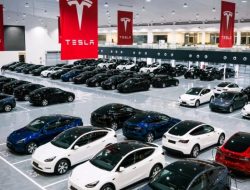 Tesla поставила ультиматум клиентам, которые тянут с выкупом электрокаров