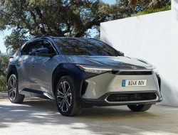 Toyota представила новый кроссовер с загадочным названием