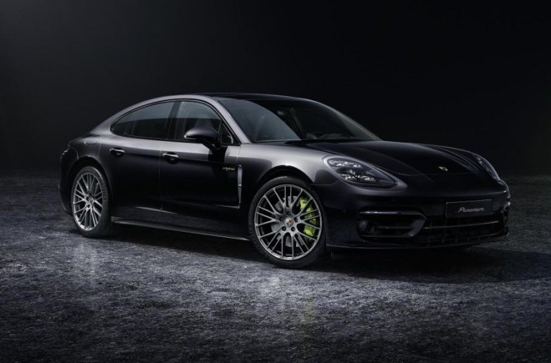 У Porsche Panamera появилась богатая версия Platinum