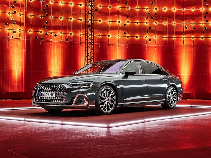 В фары новой Audi A8 встроили миллионы маленьких зеркал
