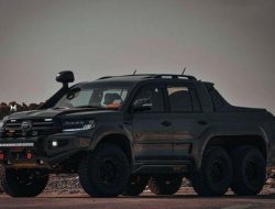 В Ираке превратили Land Cruiser в роскошный шестиколесный пикап