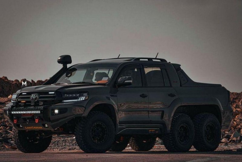 В Ираке превратили Land Cruiser в роскошный шестиколесный пикап