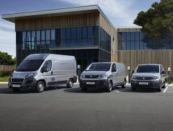 В Peugeot рассказали, чем электрические фургоны круче дизельных